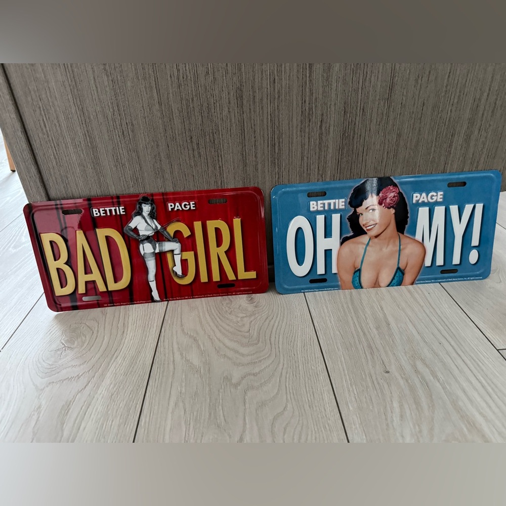 Bettie Page Red "Bad Girl" & Blue "Oh My!" Pin-Up License Plates Set